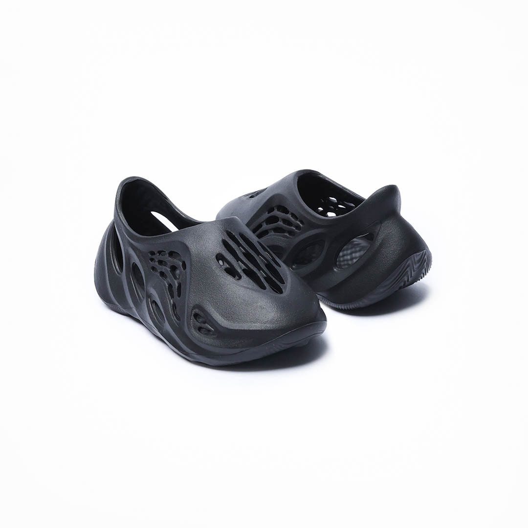 Nova Walks (Black)