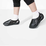 Nova Walks (Black)